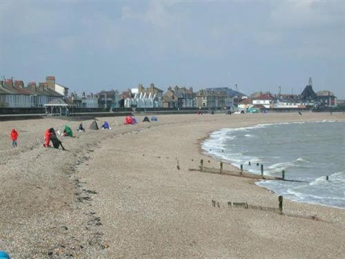 Royal Hotel Sheerness Exterior foto